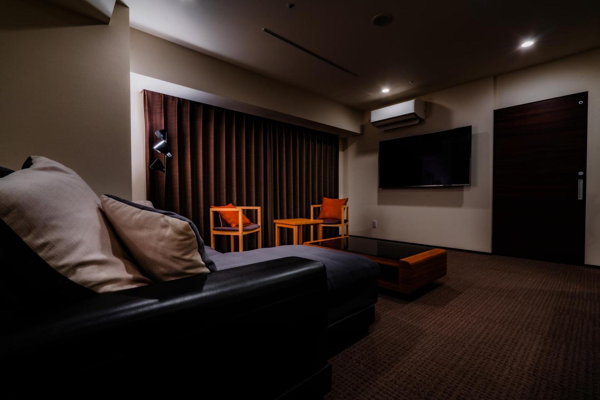 Randor Hotel Sapporo Suites Zimmer foto A room at the hotel