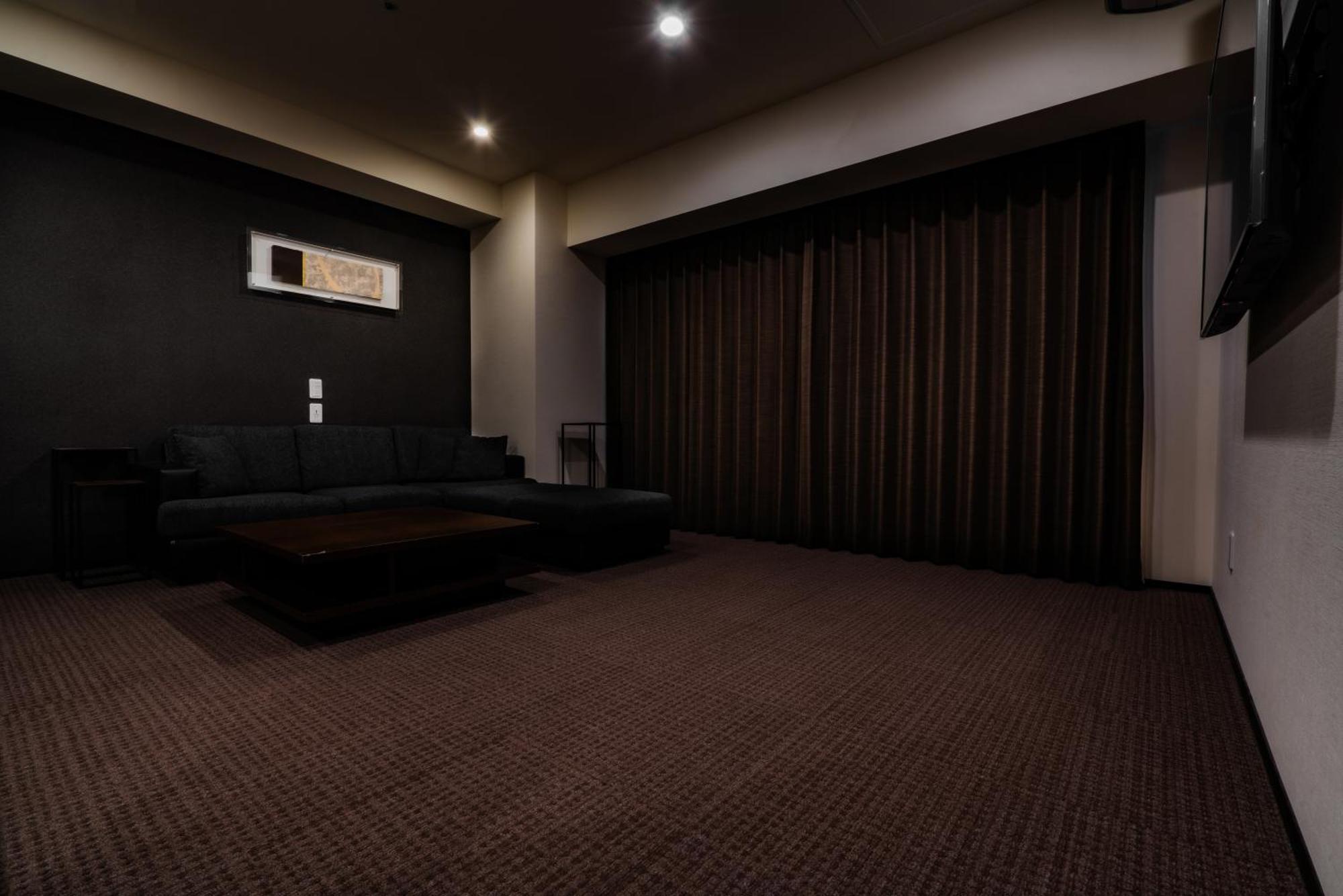 Randor Hotel Sapporo Suites Zimmer foto A room at a love hotel in Tokyo