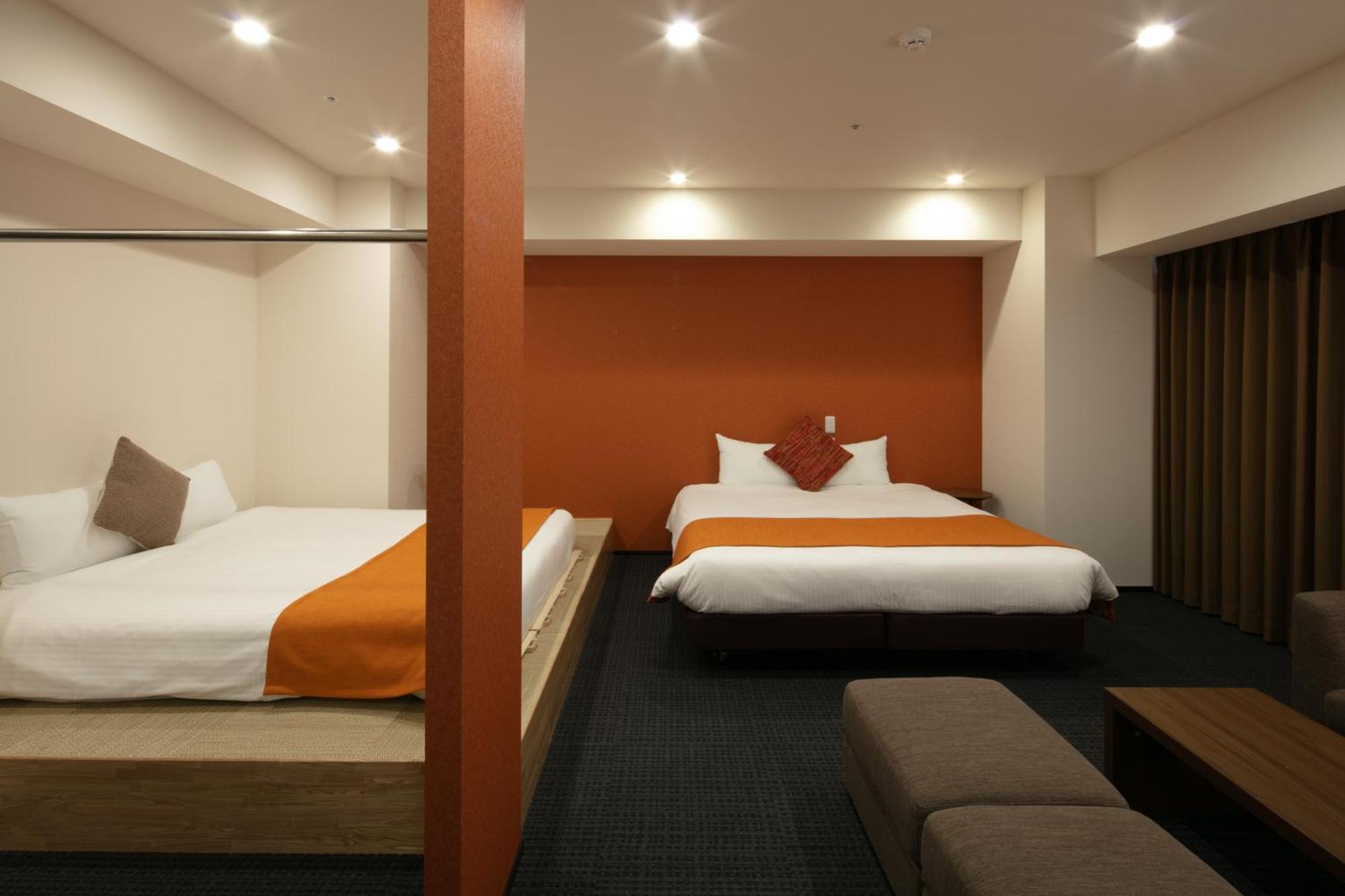 Randor Hotel Sapporo Suites Zimmer foto A room at the hotel